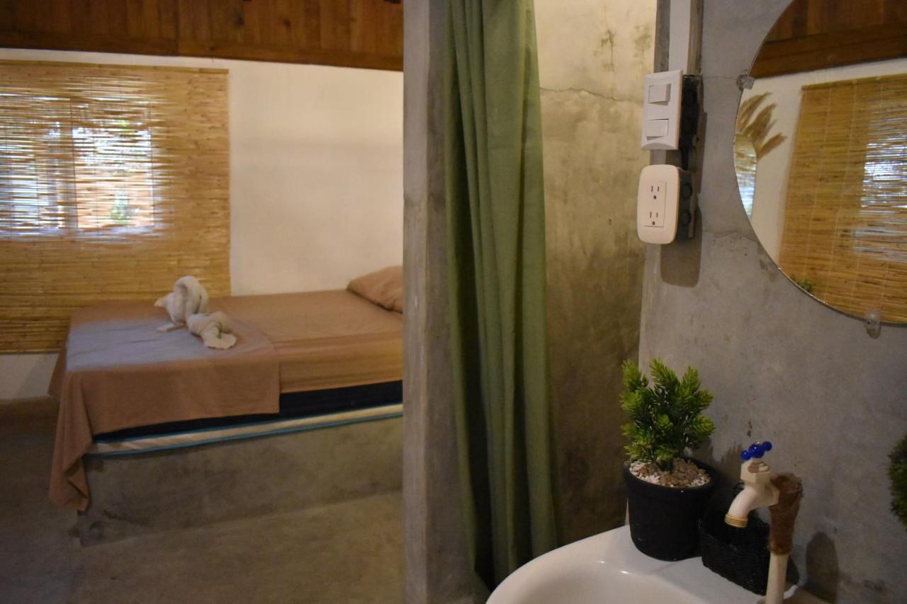 Hotel El Delfin Monterrico Kültér fotó
