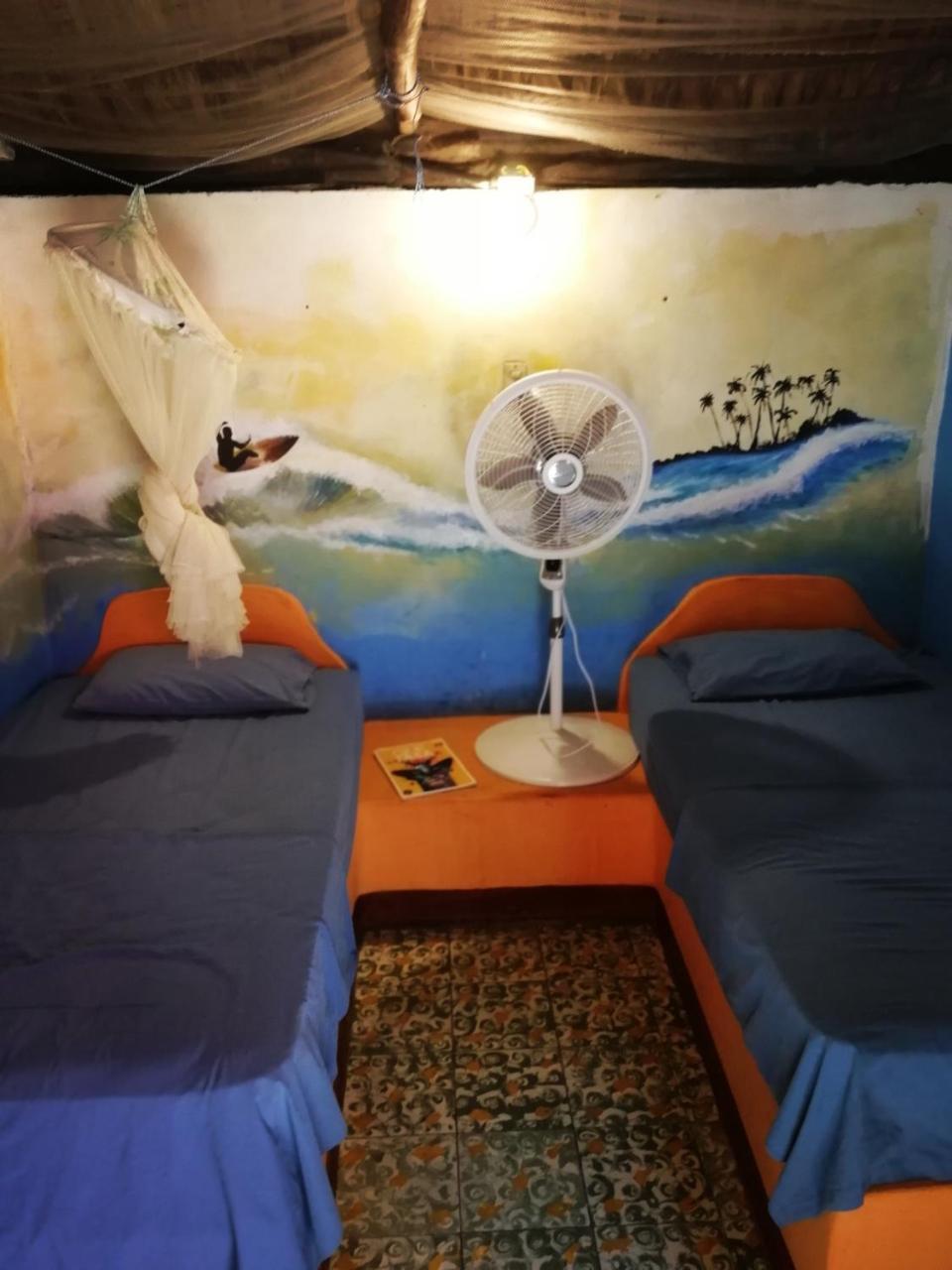 Hotel El Delfin Monterrico Kültér fotó