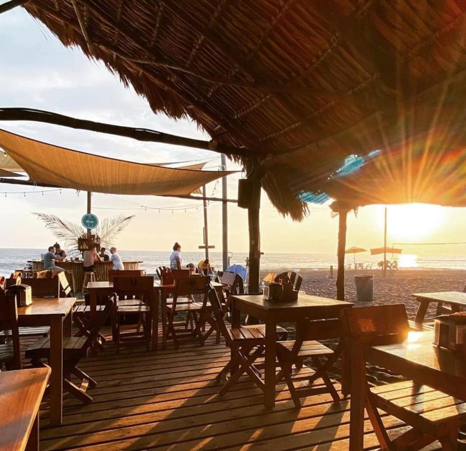 Hotel El Delfin Monterrico Kültér fotó
